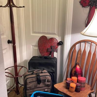 Huge Mix Of Household Essentials!  Frames, Candles, Luggage, Coat/hat Rack