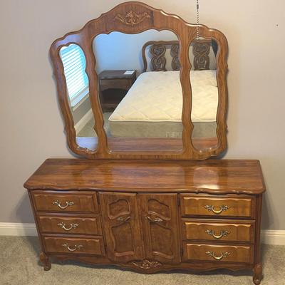 Long Dresser With Mirror