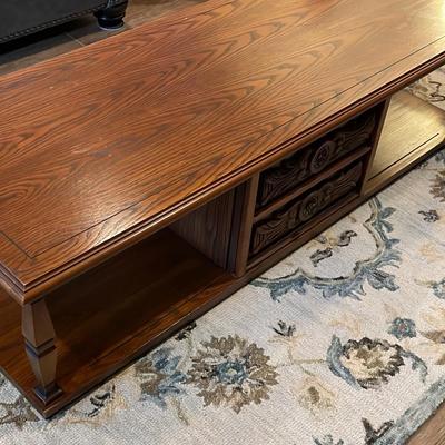 Coffee Table And Rug 5x7 