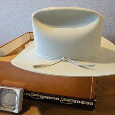 Men's Western Hat. Leather Belt Buckle