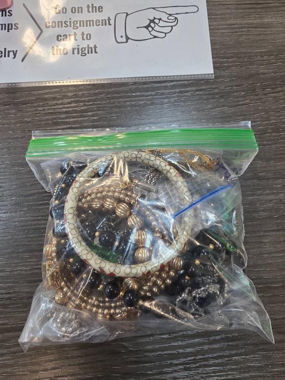 Sale Photo Thumbnail #36