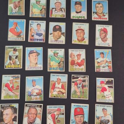 1967 Topps Baseball - 25 Cards in All