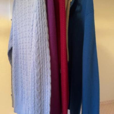 5 Beautiful Women's Cashmere Sweaters