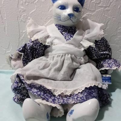 Vintage Porcelain Pussycat