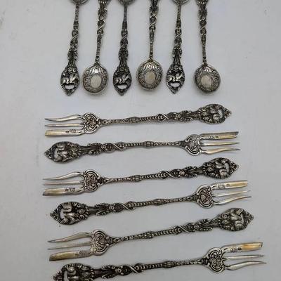Group Of 800 Silver Spoons & Forks