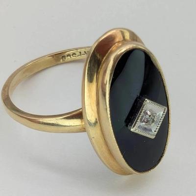 10K Gold & Onyx Ring w/ Accent Diamonds ...Sz 6.5