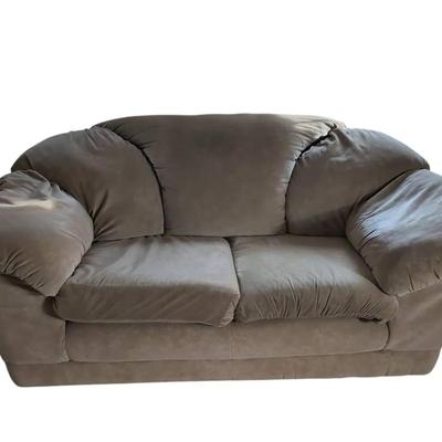 KR310 Beige Love Seat