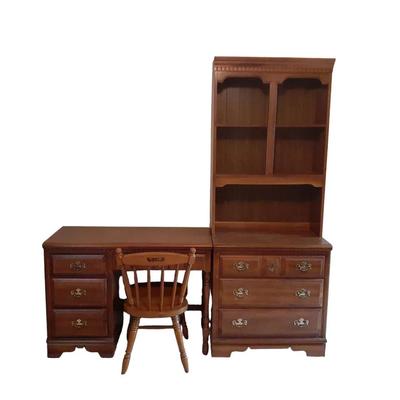 KR408 Traditional Desk / Hutch / Chair