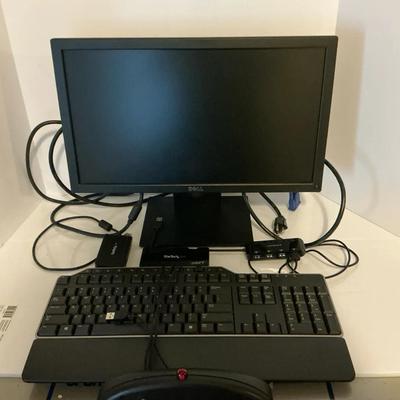 Dell 22-inch Monitor (2016) with StarTech USB Docking Stations and Wired Keyboard Lot
