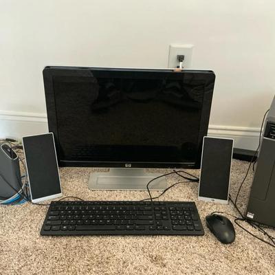 Full Computer Setup: Lenovo PC, HP LCD Monitor, Keyboard, Mouse, and Speakers