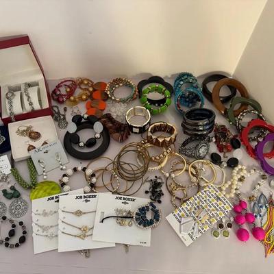 Great Lot Of Jewelry Some Brand New Some Vintage