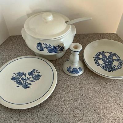 Collection of Pfaltzgraff Yorktowne stoneware