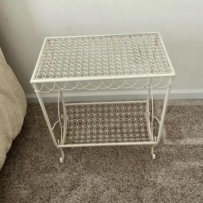 Vintage Side Table Adorable!