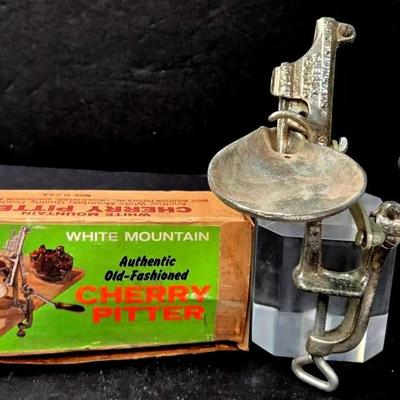 "White Mountain" Cherry Pitter