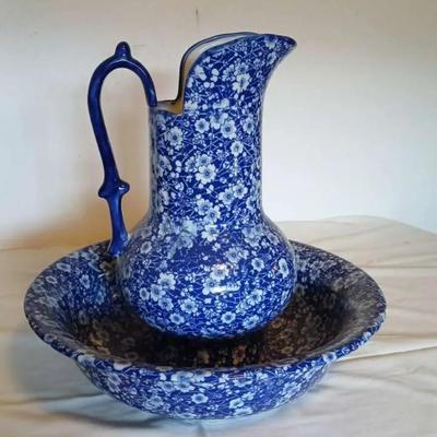 Vintage Blue and White Pitcher & Bowl Set – Floral Pattern Ceramic