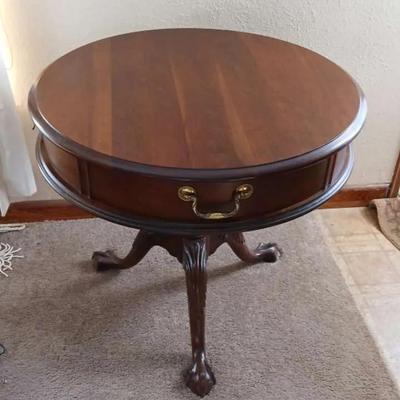 Round End Table with Drawer – Classic Wood Pedestal Style
