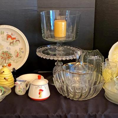 Country Kitchen Décor Featuring Harmony House “Farmer in the Dell” & Royal Staffordshire