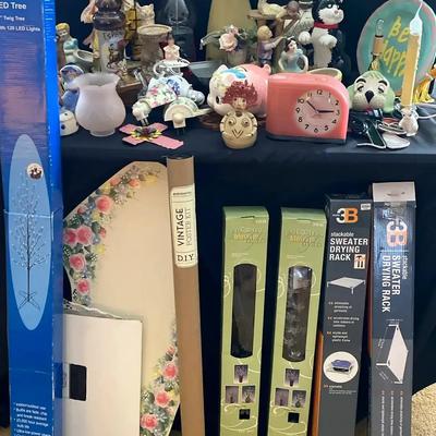 Figurines, LED Tree Lights & Vintage Big Ben Moon Beam Clock Collection