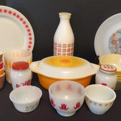 Vintage Pyrex Sunflower Casserole, Fire-King & Retro Kitchenware Collection