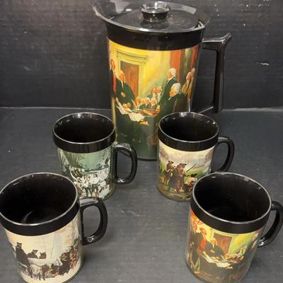 Retro Thermo-Serv Declaration Of Independence Plastic Pitcher & 4 Revolutionary War Themed Mugs