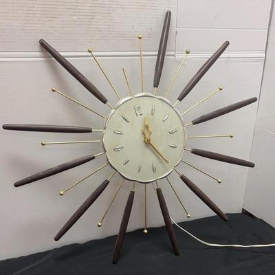 MCM Robertshaw Lux Time Division Sunburst Wall Clock From 1963. Works!