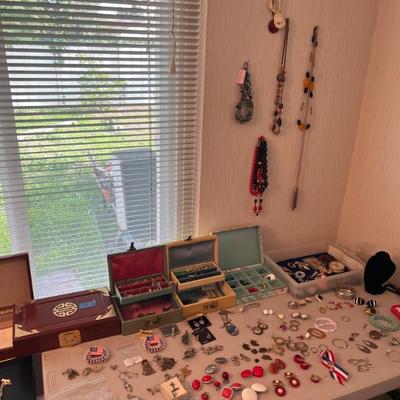 Sale Photo Thumbnail #6