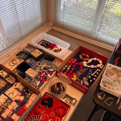 Sale Photo Thumbnail #4