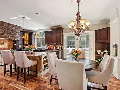 Sale Photo Thumbnail #12