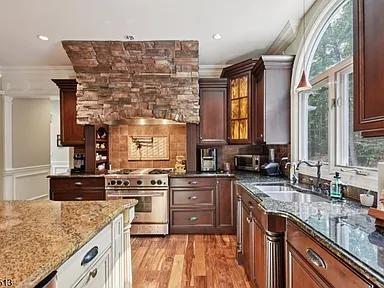 Sale Photo Thumbnail #9