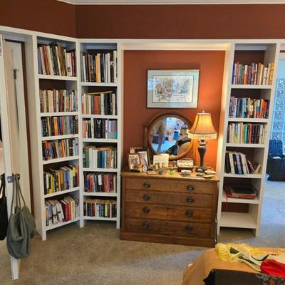 Sale Photo Thumbnail #117: Antique vanity/dresser, books