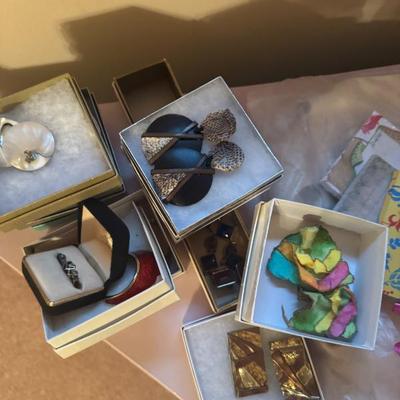 Sale Photo Thumbnail #33