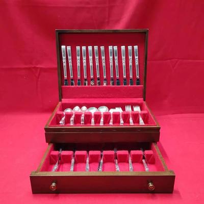 Vintage Oneida Community Plate "Morning Star" Silverplate Flatware Set - 87 Pieces + Case