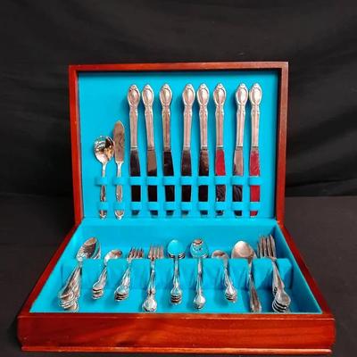 Vintage WM Rogers Silverplate Flatware Set - "Precious" Pattern