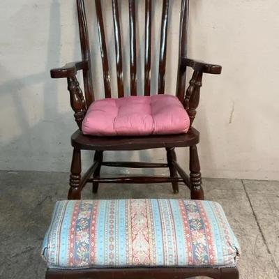 Windsor Farm Chair W/ Footrest 