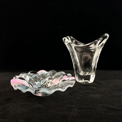 Sale Photo Thumbnail #68: Lot #68 Daum France Art Glass Vase & Sydenstricker Floral Fused Glass Bowl