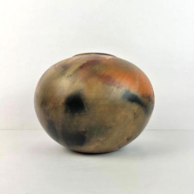 Sale Photo Thumbnail #20: Lot #20 Vintage Scott Lindberg Pit-Fired Art Pottery Vessel – Burnished Sawdust-Fired California Studio Piece

