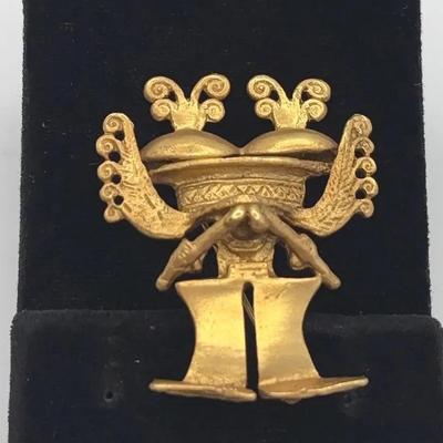 Cleveland Museum of Art Gold Tone Metal Amulet Replica Pin 