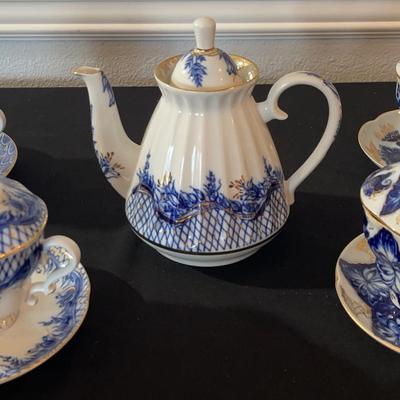 Teapot And Covered Tea Cups * Made In Russia 