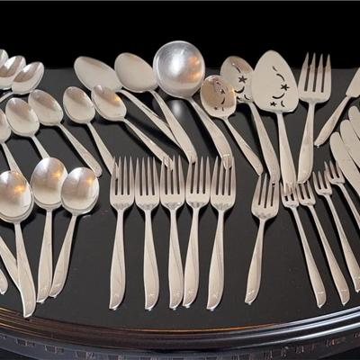 set Of ‘ONEIDA Community Stainless’ Flatware 