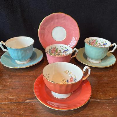 4 Aynsley Teacups & Saucers 