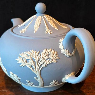 Wedgwood Blue ‘ Juno and Ceres ‘ TEAPOT