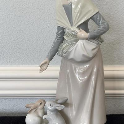 NAO Made In Spain #86 * Woman With Bunnies 