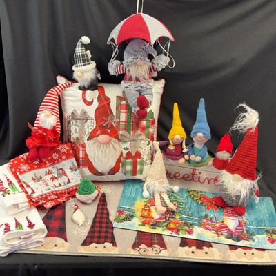 Lots Of Little Gnomes For Your Holiday Home! * Christmas Gnome Decor 
