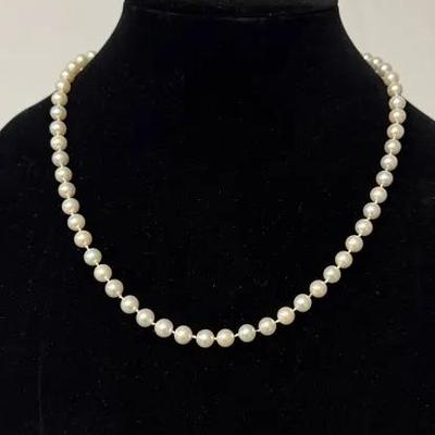 14k Pearl Like Necklace 