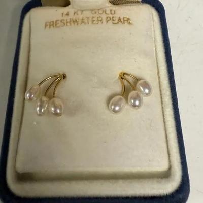 14k Freshwater Pearl Earrings