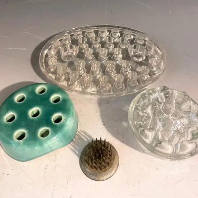 Vintage MCM Glass Flower Frogs With Weller Pottery Green Flower Frog 