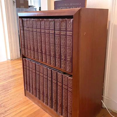 Vintage 1952 Encyclopedia Britannica Complete Set With World Atlas And Shelf