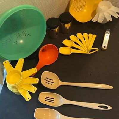 Tupperware Strainers Measuring Cups Spoons, Salt & Pepper Shakers, Melamine Serving Utensils 