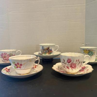 5 Teacups Saucers Windsor England Woodlands Kent & Taylor Flowers
