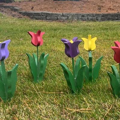 Wood Tulip Yard Art 3D Flowers Swaying Stems Stakes (7)